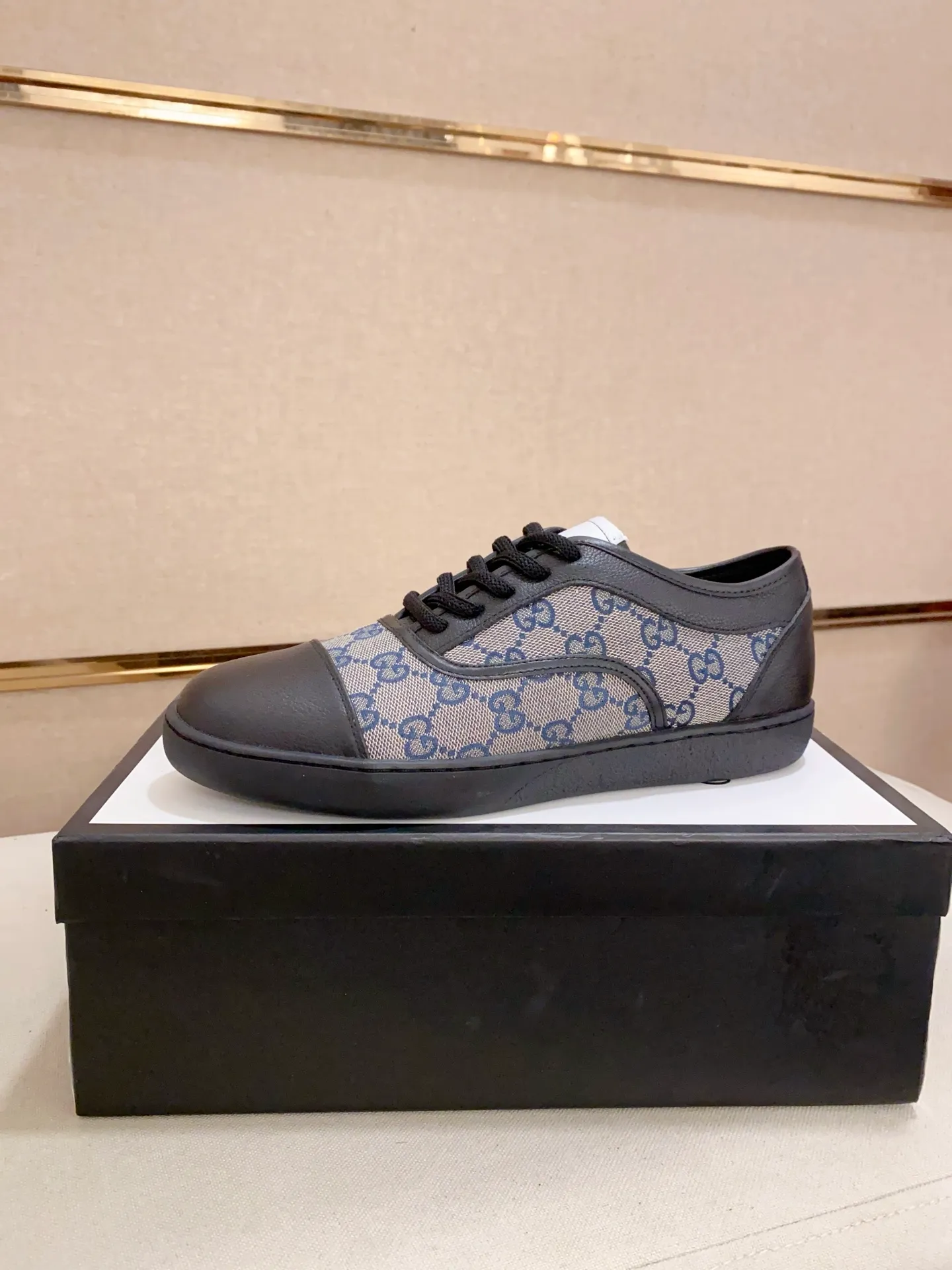 Men's clothing and shoes💰:400💰 (GUCCI) The latest model from the official website 🎁🎁Casual and fashionable men's shoes👟, hot style 💥The version is simple and elegant, exclusive for trendy men. Unique official website latest brand elements 👑Gucci original decoration, fashionable and generous, the fabric is original cowhide ✅sheepskin lining, the official website specifies wear-resistant casual outsole, the classic model is taken in kind at the counter🎬38-44 (45 is not returned or exchanged)